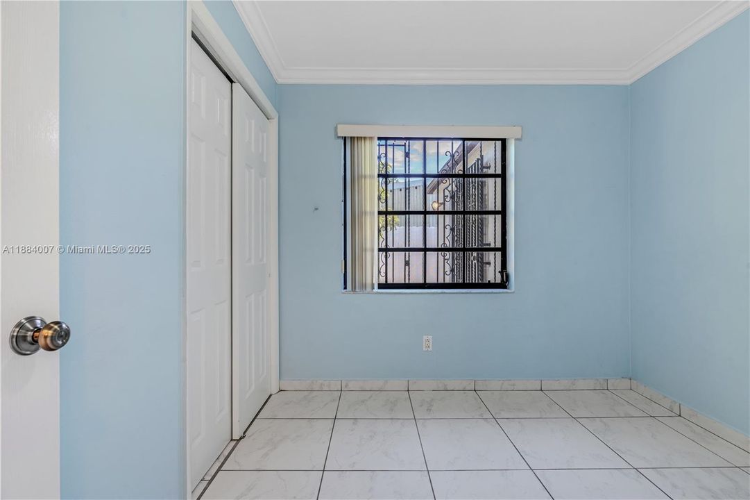 Activo con contrato: $3,500 (3 camas, 2 baños, 1859 Pies cuadrados)