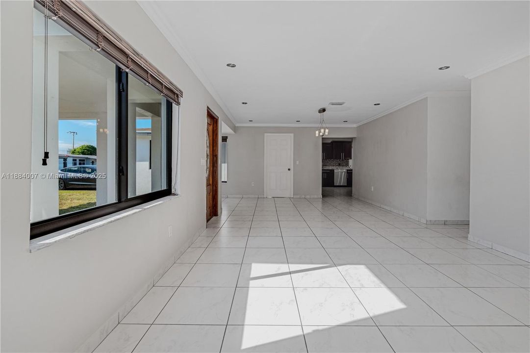 Activo con contrato: $3,500 (3 camas, 2 baños, 1859 Pies cuadrados)