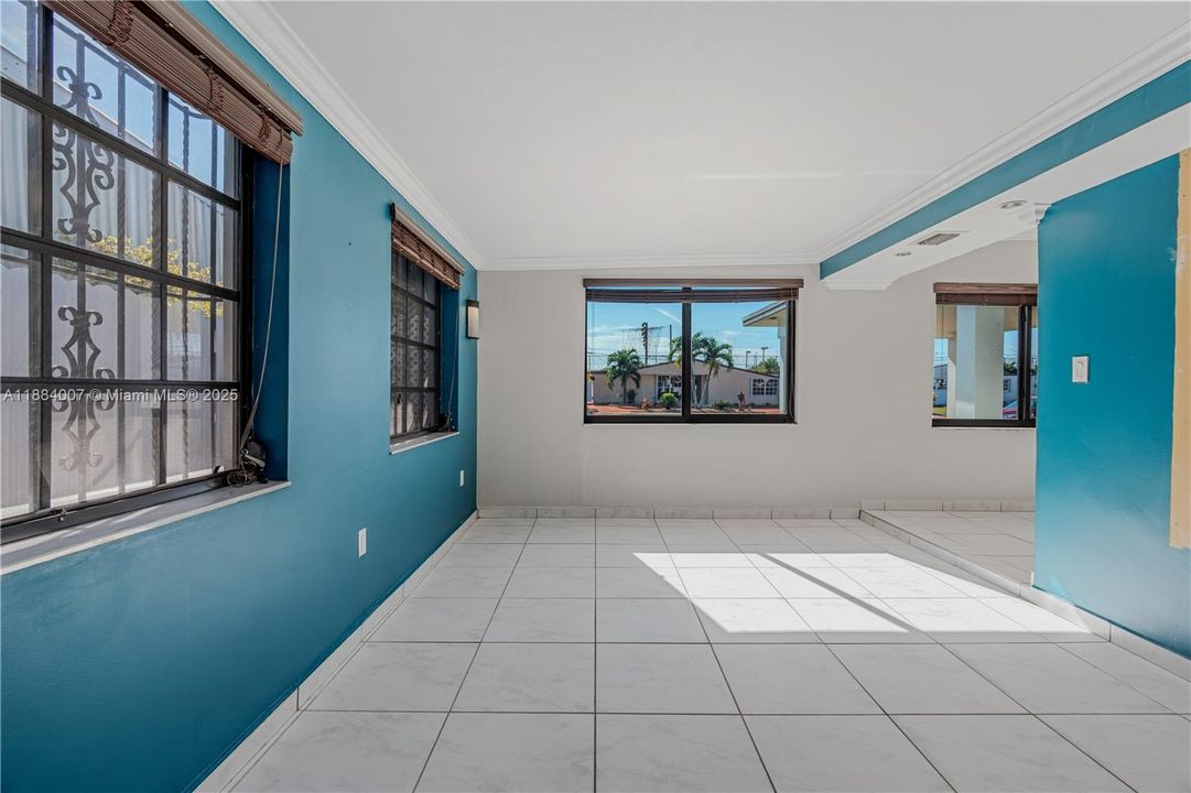 Activo con contrato: $3,500 (3 camas, 2 baños, 1859 Pies cuadrados)