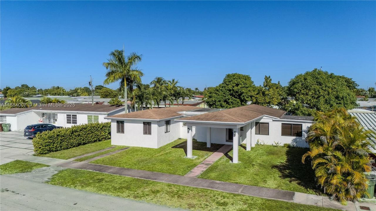 Activo con contrato: $3,500 (3 camas, 2 baños, 1859 Pies cuadrados)