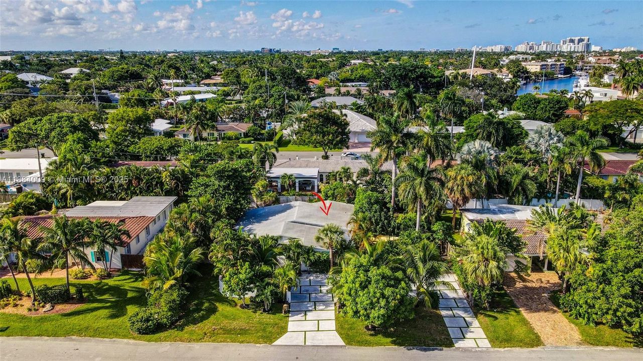 出租: $11,000 (3 贝兹, 3 浴室, 1504 平方英尺)