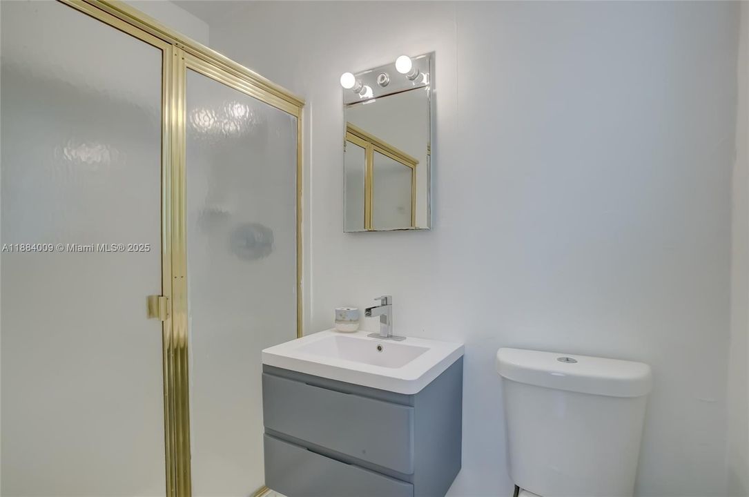 出租: $11,000 (3 贝兹, 3 浴室, 1504 平方英尺)