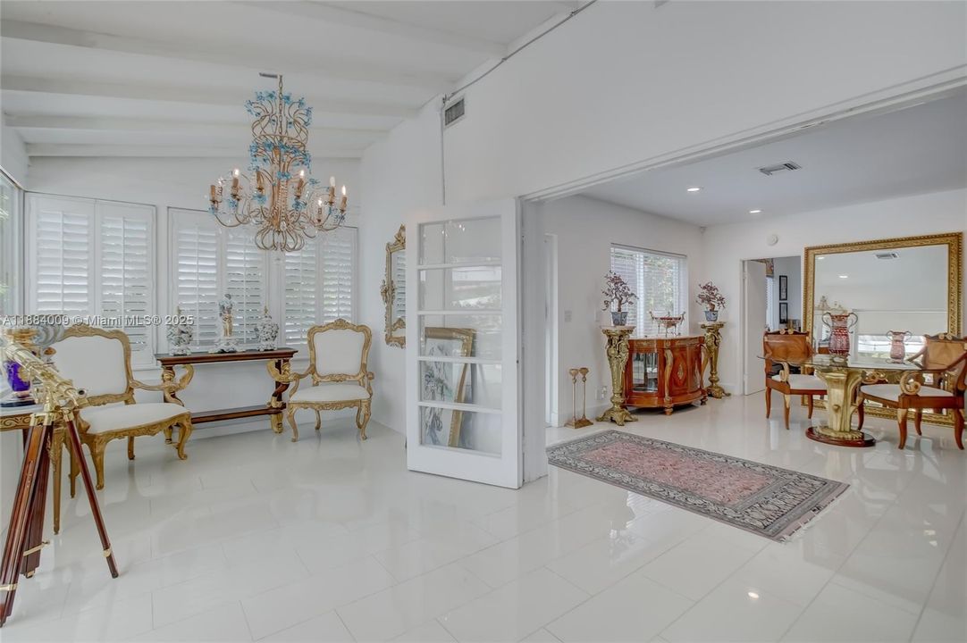 出租: $11,000 (3 贝兹, 3 浴室, 1504 平方英尺)