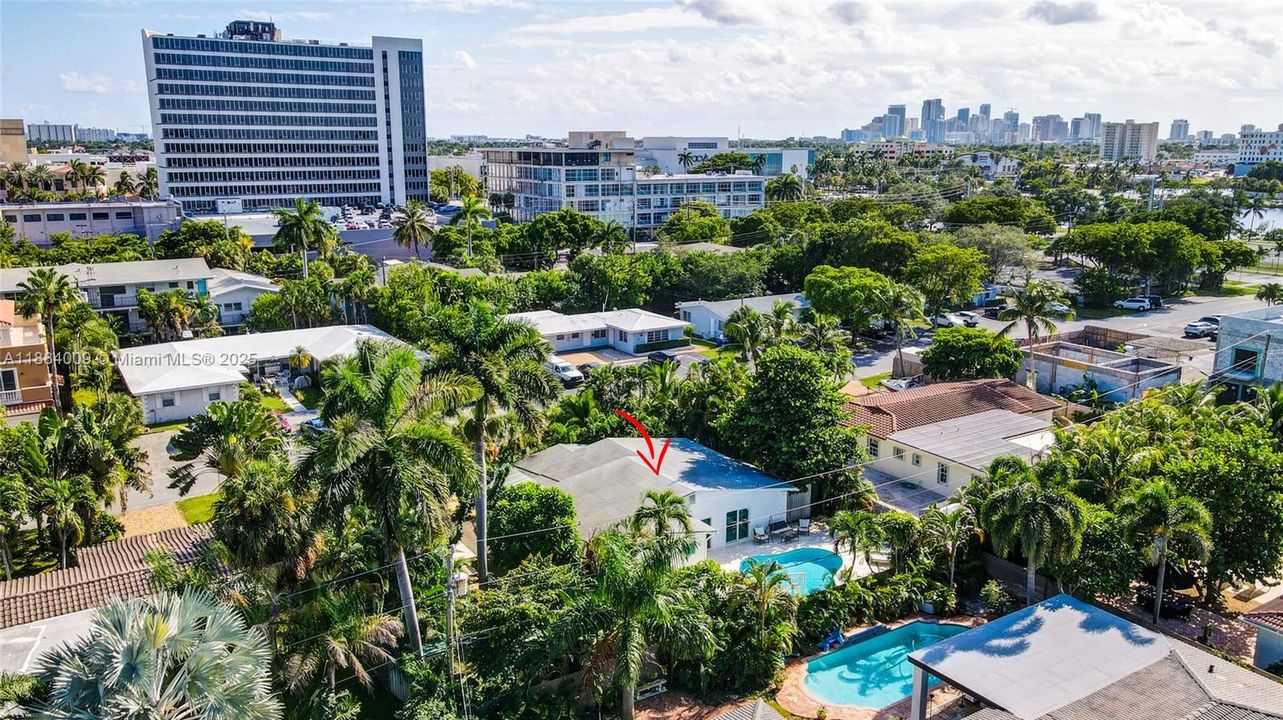 出租: $11,000 (3 贝兹, 3 浴室, 1504 平方英尺)