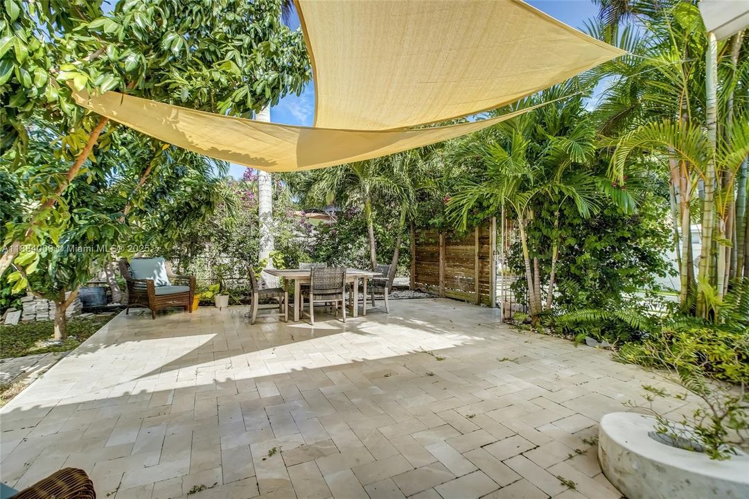 出租: $11,000 (3 贝兹, 3 浴室, 1504 平方英尺)