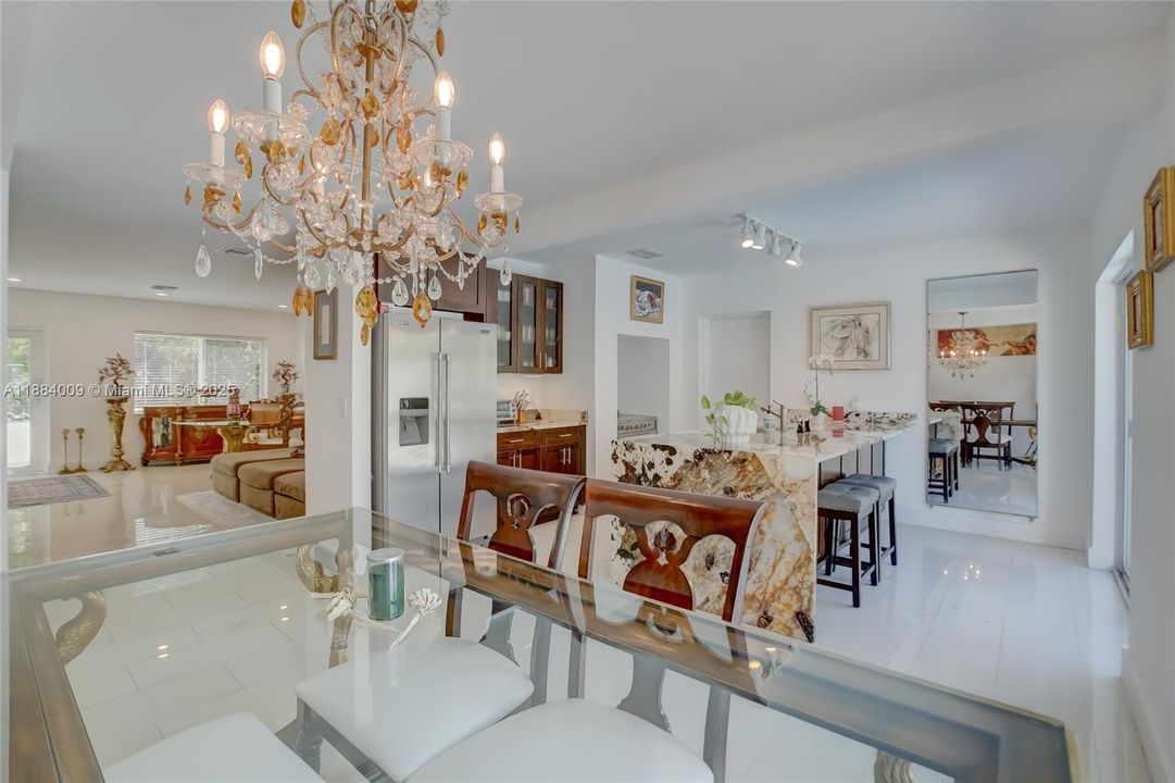 出租: $11,000 (3 贝兹, 3 浴室, 1504 平方英尺)