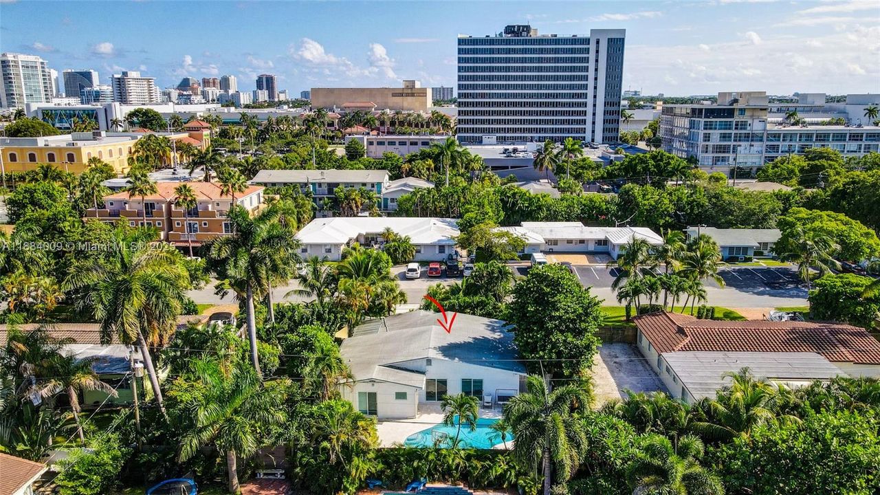 出租: $11,000 (3 贝兹, 3 浴室, 1504 平方英尺)