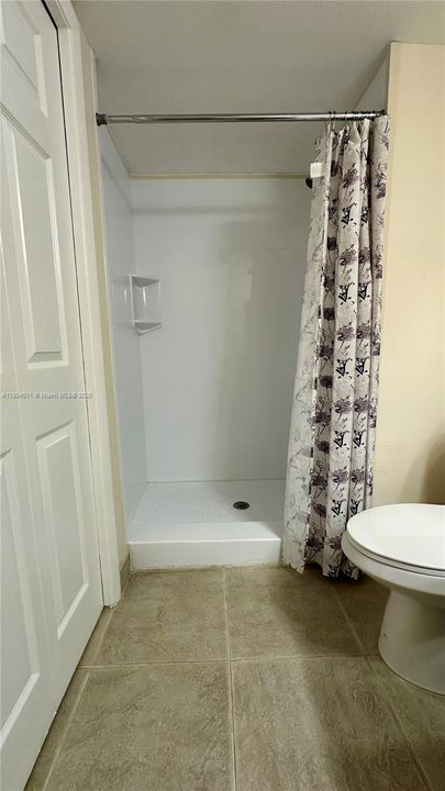 Activo con contrato: $2,349 (2 camas, 2 baños, 1235 Pies cuadrados)