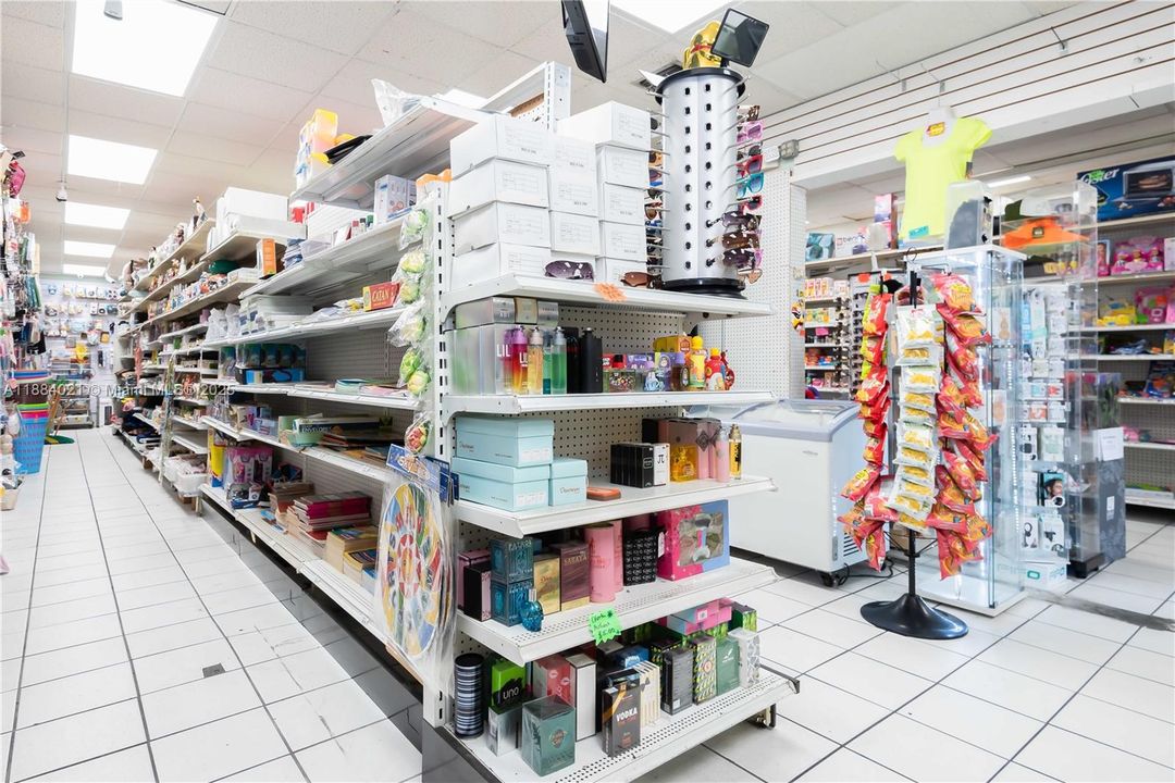 待售: $230,000 (0 贝兹, 0 浴室, 0 平方英尺)