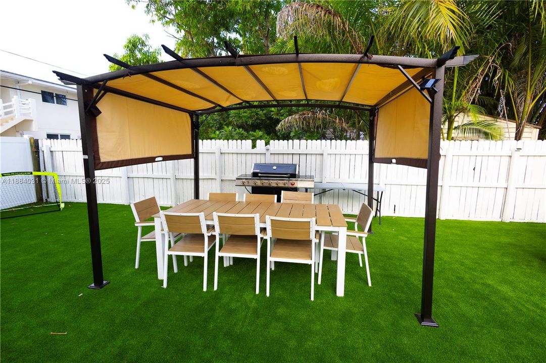 En Renta: $15,000 (4 camas, 2 baños, 1685 Pies cuadrados)