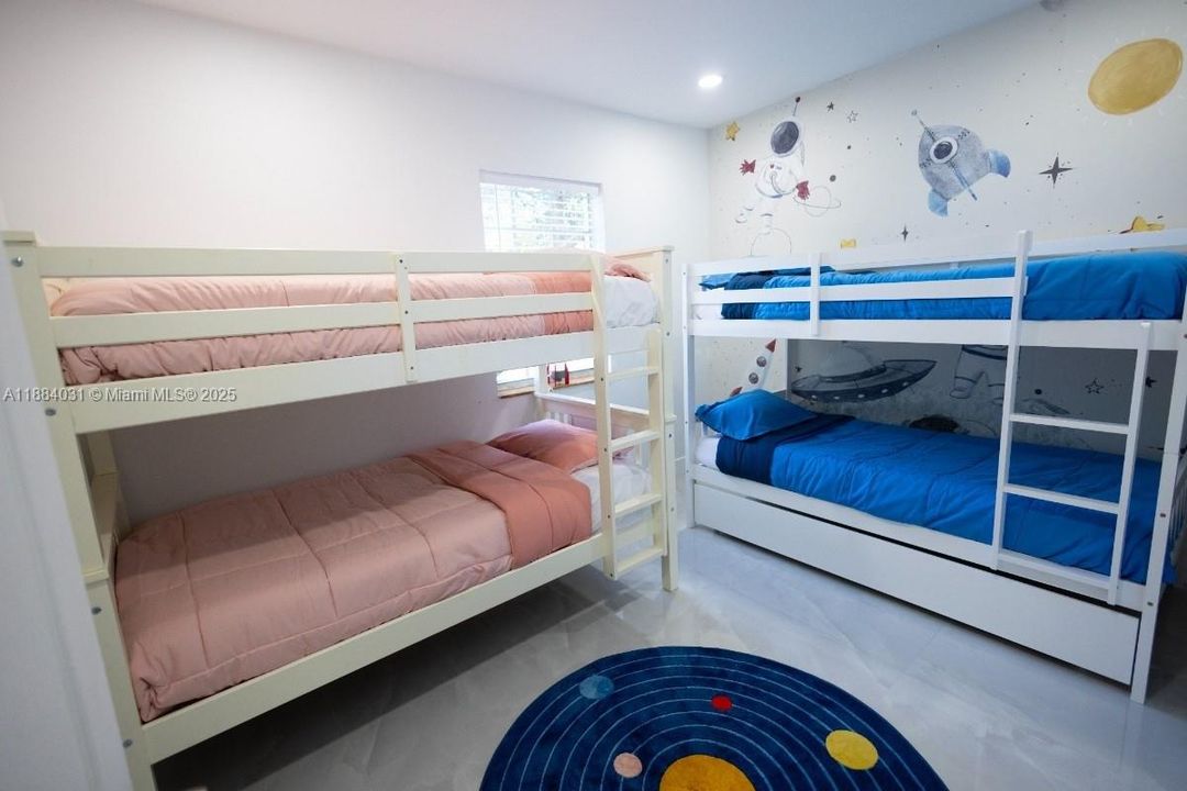 En Renta: $15,000 (4 camas, 2 baños, 1685 Pies cuadrados)