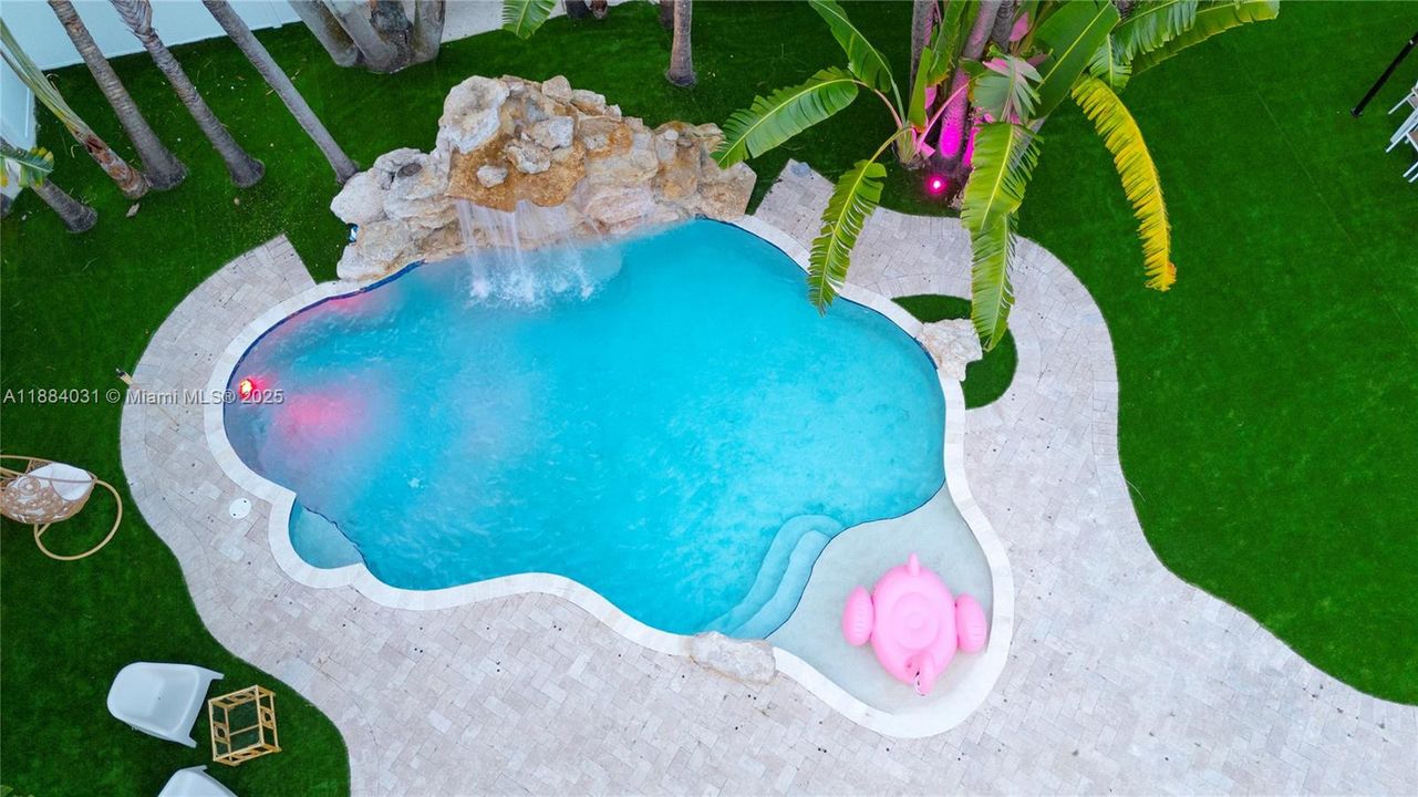 En Renta: $15,000 (4 camas, 2 baños, 1685 Pies cuadrados)