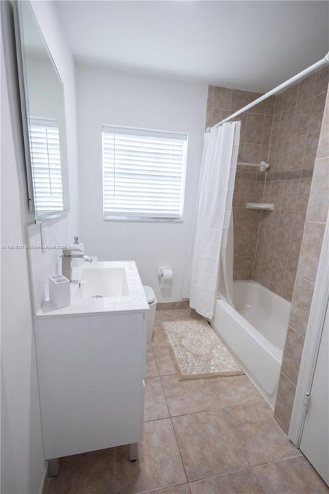 En Renta: $15,000 (4 camas, 2 baños, 1685 Pies cuadrados)