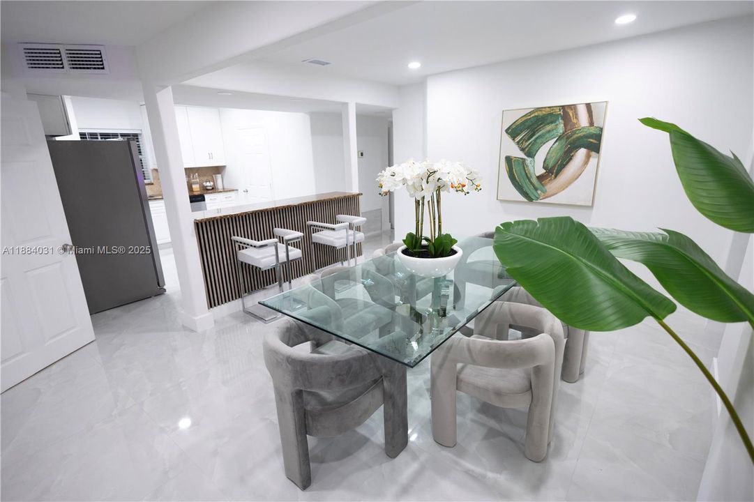 En Renta: $15,000 (4 camas, 2 baños, 1685 Pies cuadrados)