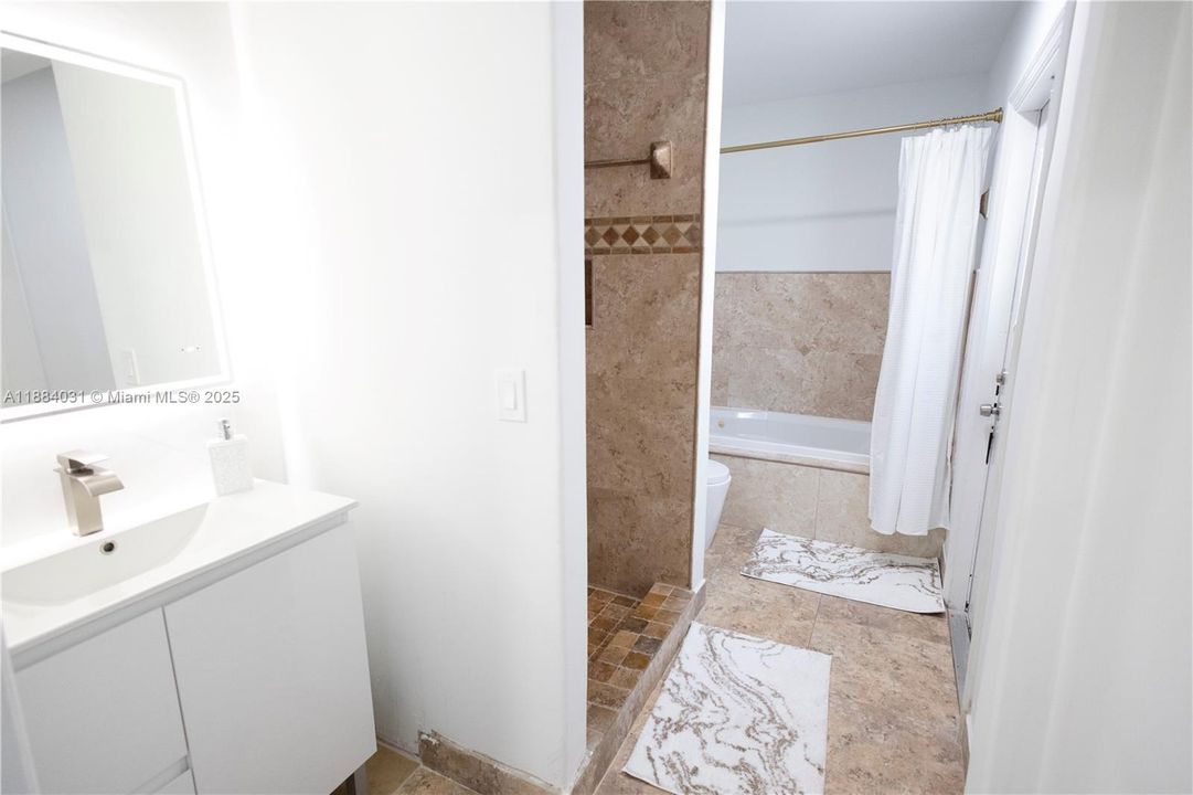 En Renta: $15,000 (4 camas, 2 baños, 1685 Pies cuadrados)