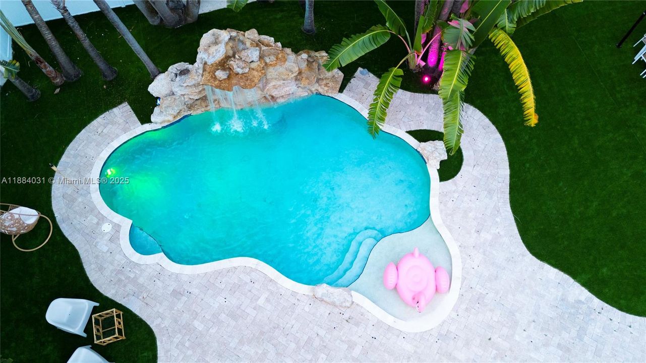 En Renta: $15,000 (4 camas, 2 baños, 1685 Pies cuadrados)