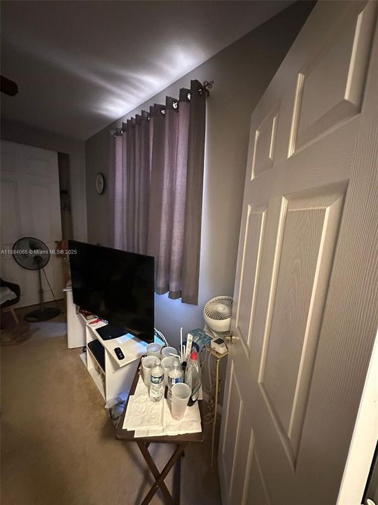 合同活跃: $449,900 (4 贝兹, 3 浴室, 2936 平方英尺)