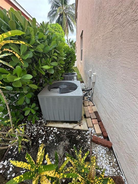 合同活跃: $449,900 (4 贝兹, 3 浴室, 2936 平方英尺)