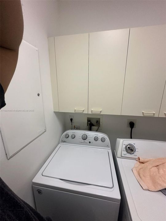 合同活跃: $449,900 (4 贝兹, 3 浴室, 2936 平方英尺)