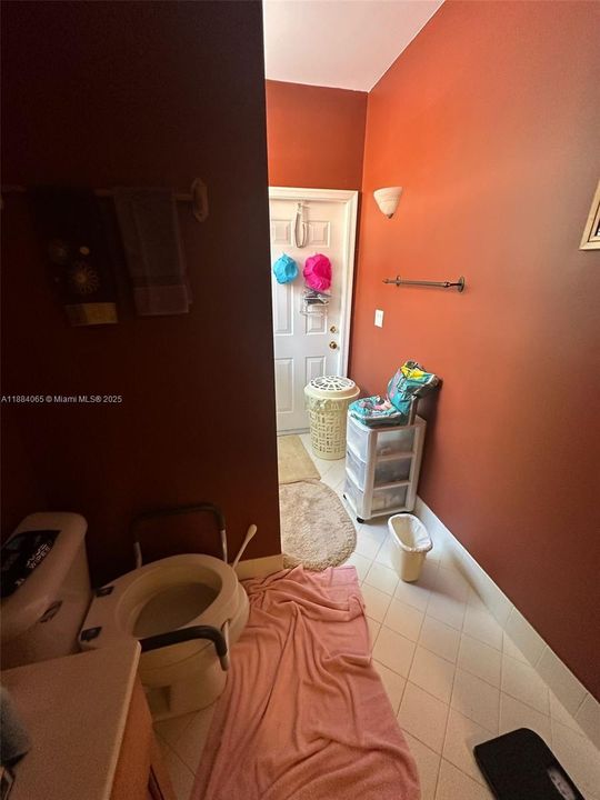 合同活跃: $449,900 (4 贝兹, 3 浴室, 2936 平方英尺)