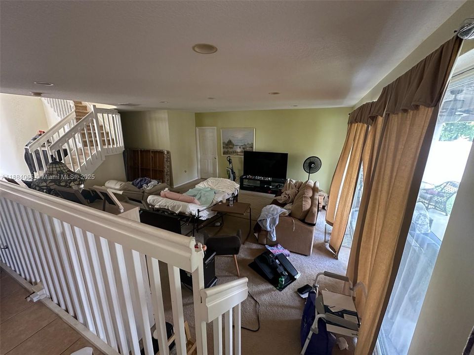 合同活跃: $449,900 (4 贝兹, 3 浴室, 2936 平方英尺)