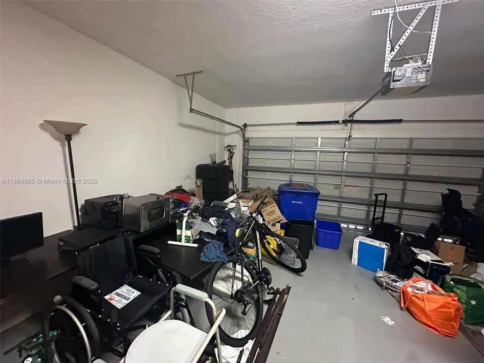 合同活跃: $449,900 (4 贝兹, 3 浴室, 2936 平方英尺)