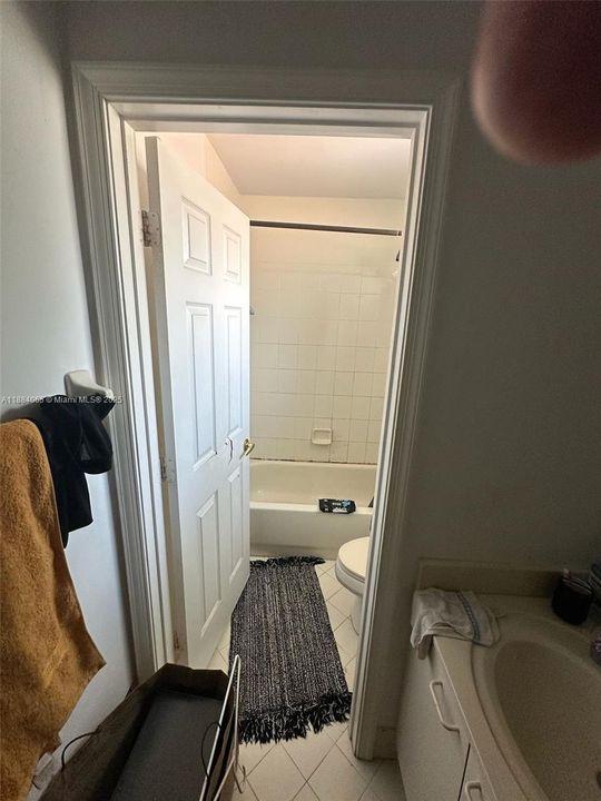 合同活跃: $449,900 (4 贝兹, 3 浴室, 2936 平方英尺)