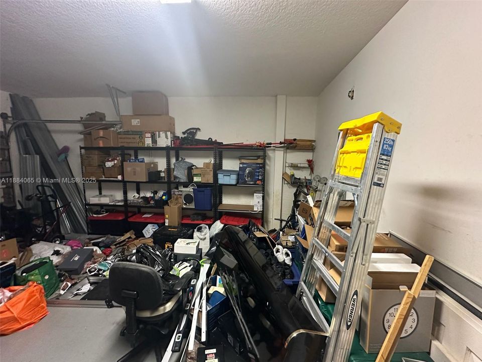 合同活跃: $449,900 (4 贝兹, 3 浴室, 2936 平方英尺)