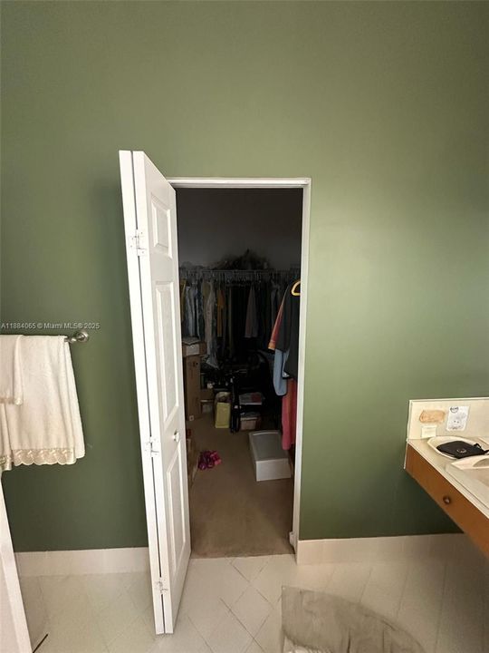 合同活跃: $449,900 (4 贝兹, 3 浴室, 2936 平方英尺)