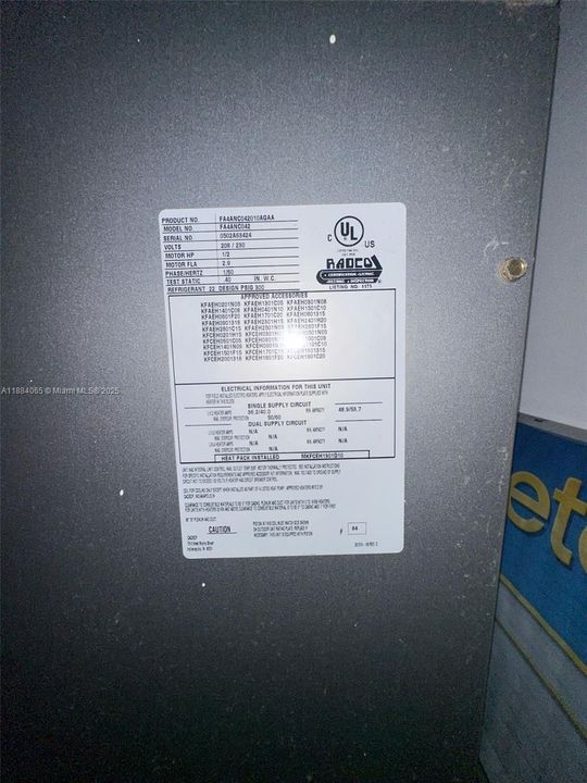 合同活跃: $449,900 (4 贝兹, 3 浴室, 2936 平方英尺)