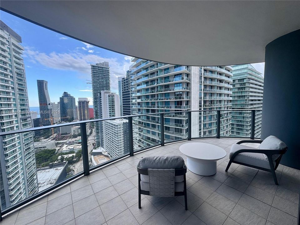 En Venta: $2,650,000 (3 camas, 3 baños, 1909 Pies cuadrados)