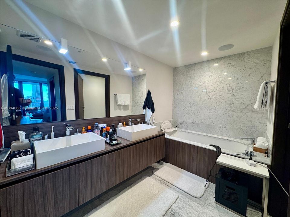 En Venta: $2,650,000 (3 camas, 3 baños, 1909 Pies cuadrados)