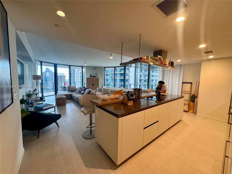 En Venta: $2,650,000 (3 camas, 3 baños, 1909 Pies cuadrados)