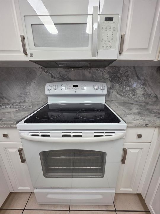 В аренду: $5,200 (4 спален, 2 ванн, 2868 Квадратных фут)