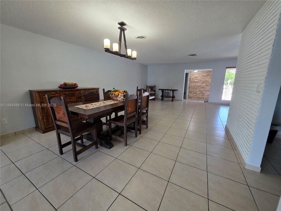 В аренду: $5,200 (4 спален, 2 ванн, 2868 Квадратных фут)