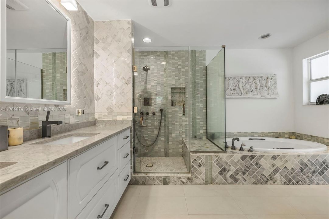 Под контрактом: $2,998,000 (4 спален, 3 ванн, 3080 Квадратных фут)