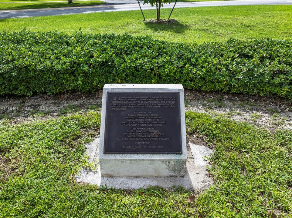 Под контрактом: $2,998,000 (4 спален, 3 ванн, 3080 Квадратных фут)