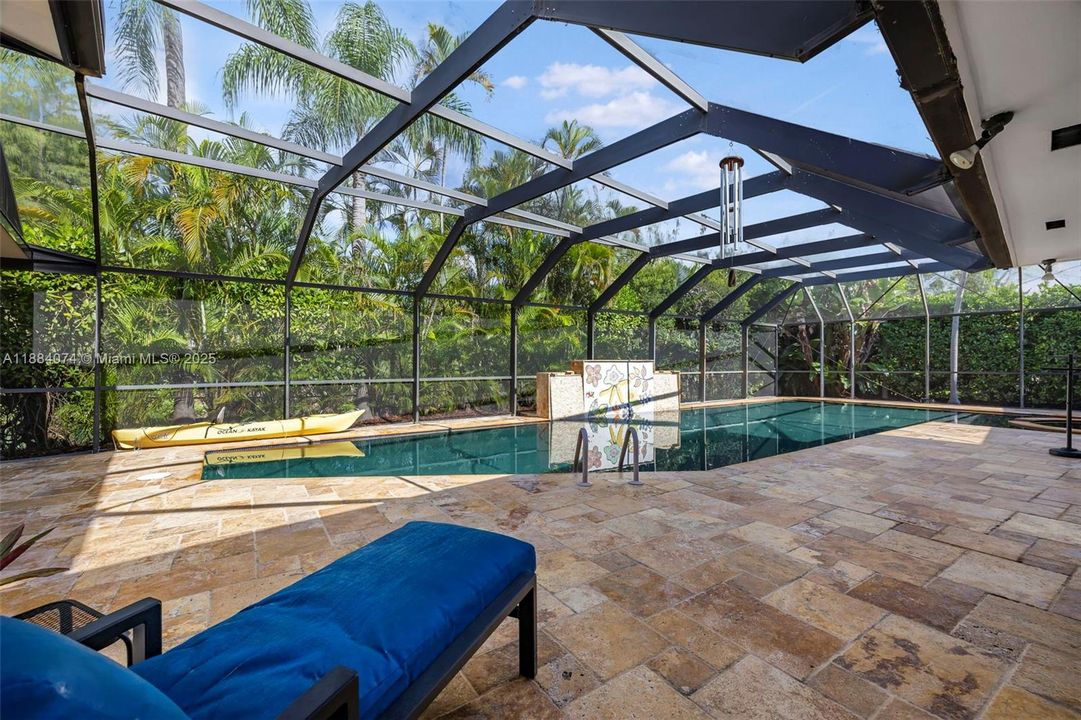 Под контрактом: $2,998,000 (4 спален, 3 ванн, 3080 Квадратных фут)