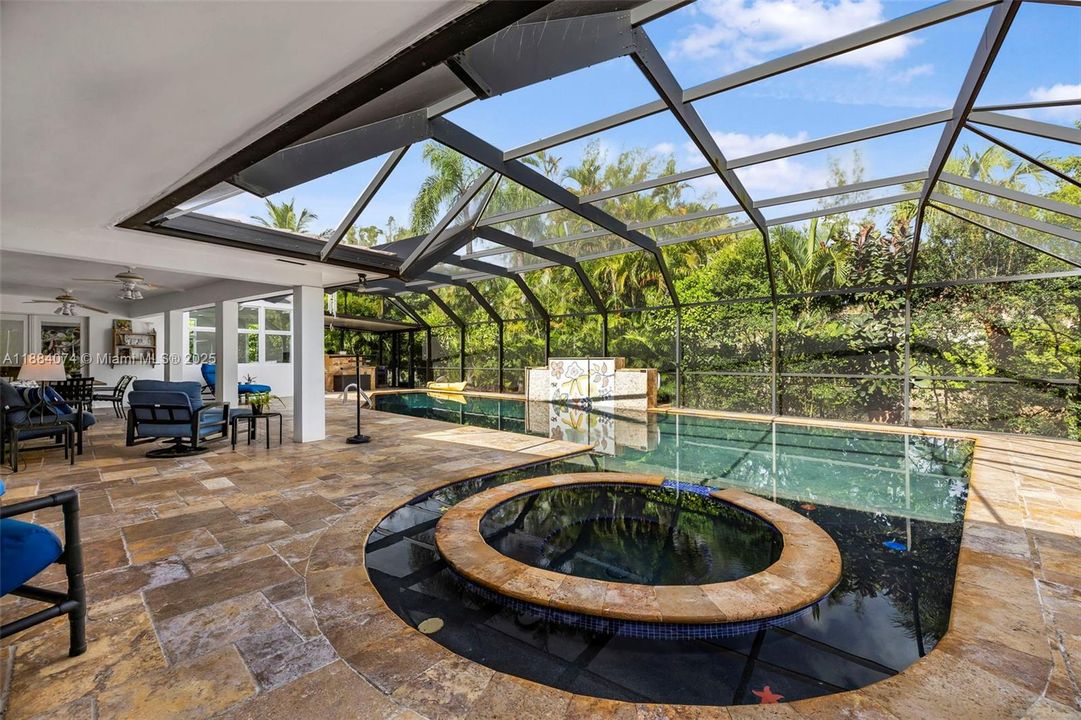 Под контрактом: $2,998,000 (4 спален, 3 ванн, 3080 Квадратных фут)