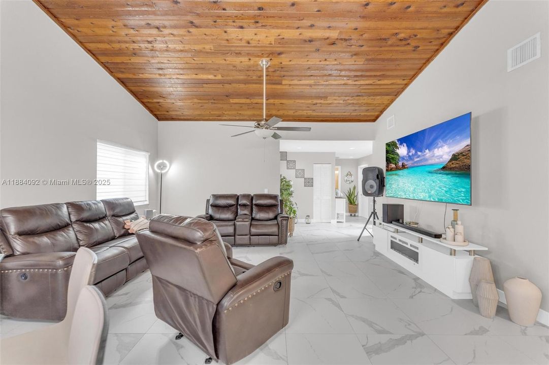 Recently Sold: $539,100 (4 beds, 2 baths, 1300 Square Feet)