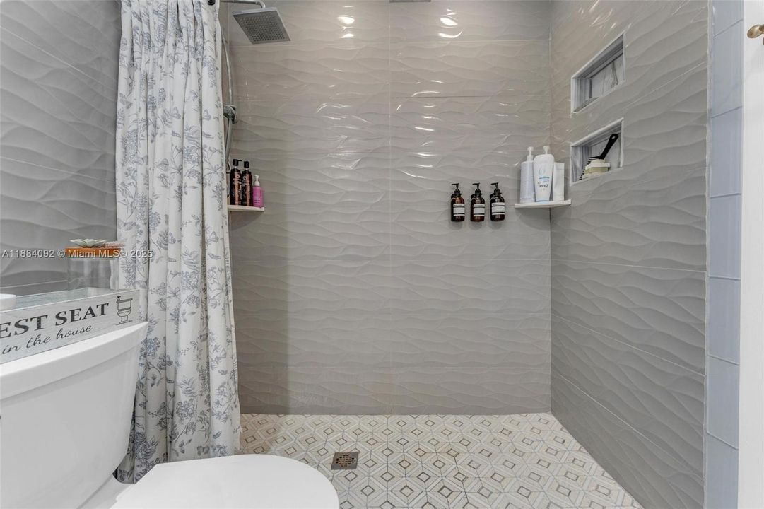 Recently Sold: $539,100 (4 beds, 2 baths, 1300 Square Feet)