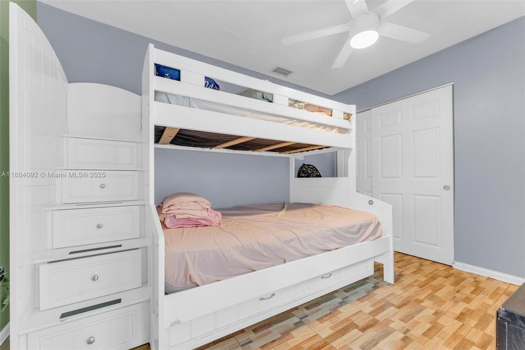 Recently Sold: $539,100 (4 beds, 2 baths, 1300 Square Feet)