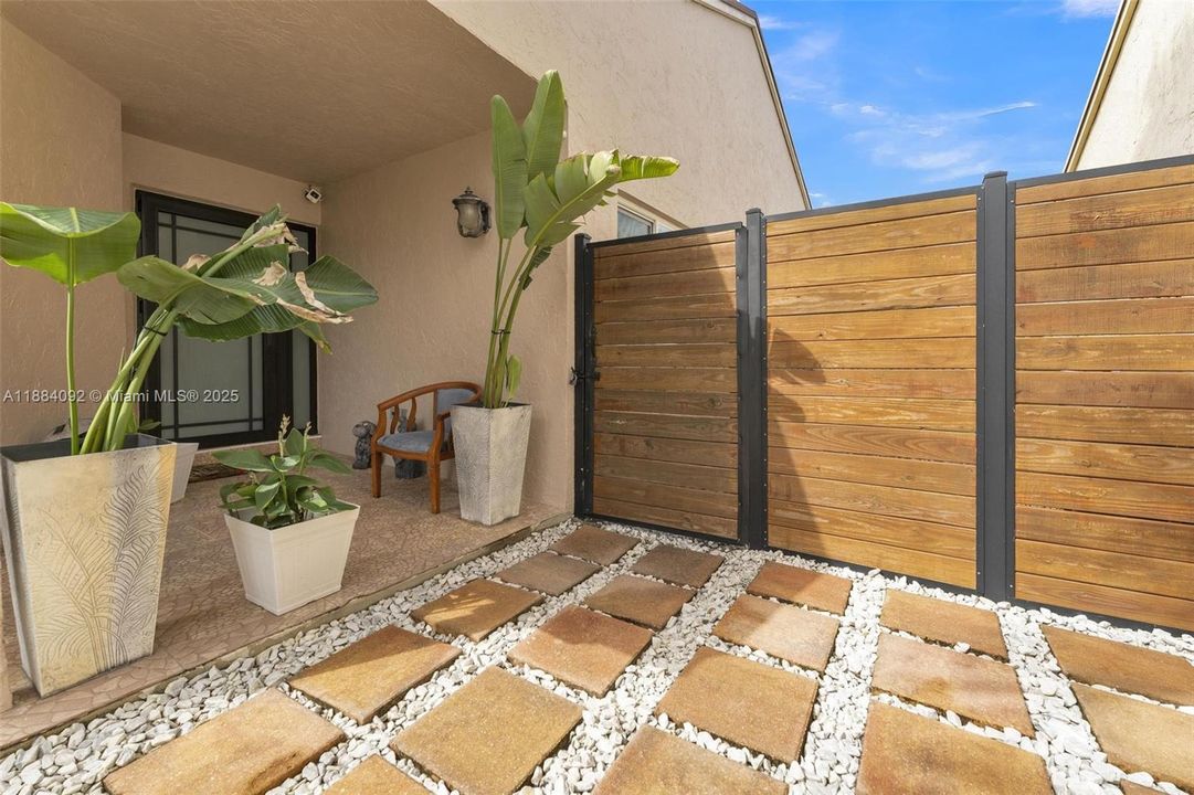 Recently Sold: $539,100 (4 beds, 2 baths, 1300 Square Feet)