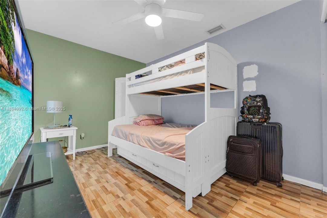 Recently Sold: $539,100 (4 beds, 2 baths, 1300 Square Feet)