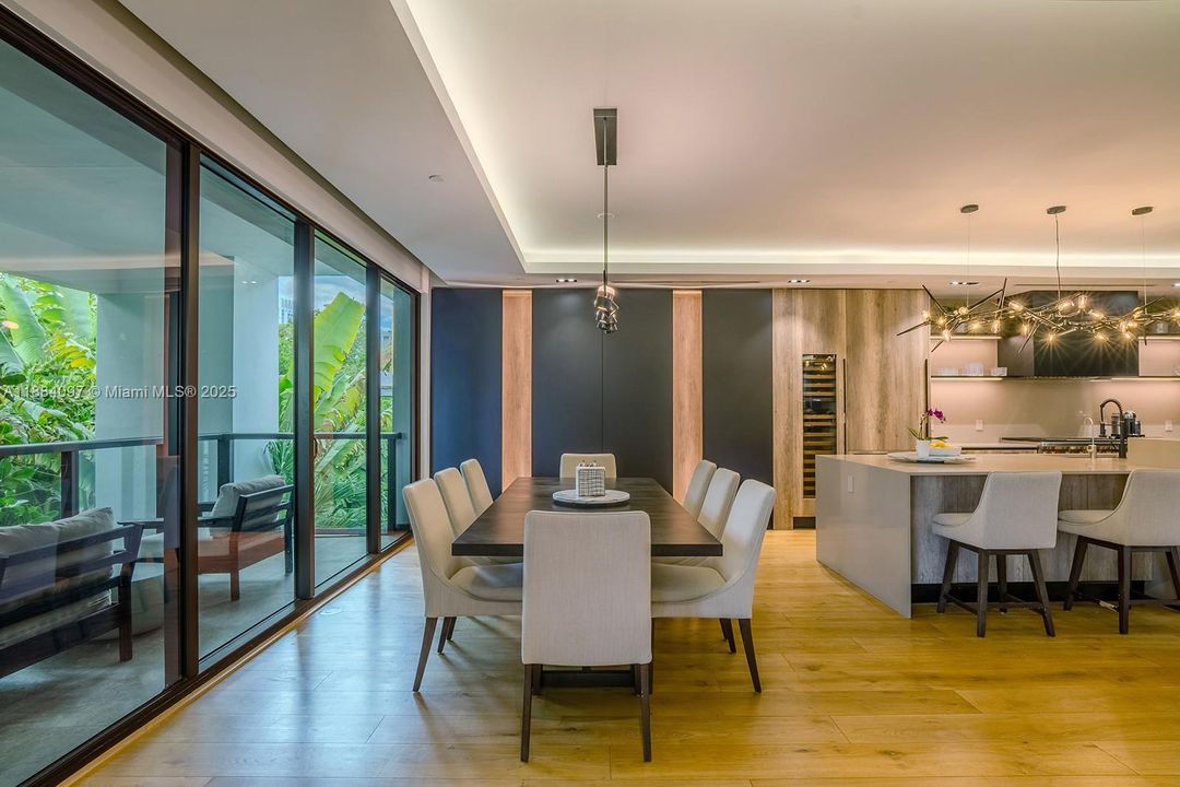 На продажу: $6,490,000 (3 спален, 3 ванн, 2782 Квадратных фут)