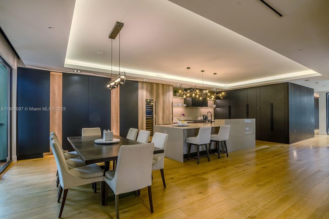 На продажу: $6,490,000 (3 спален, 3 ванн, 2782 Квадратных фут)