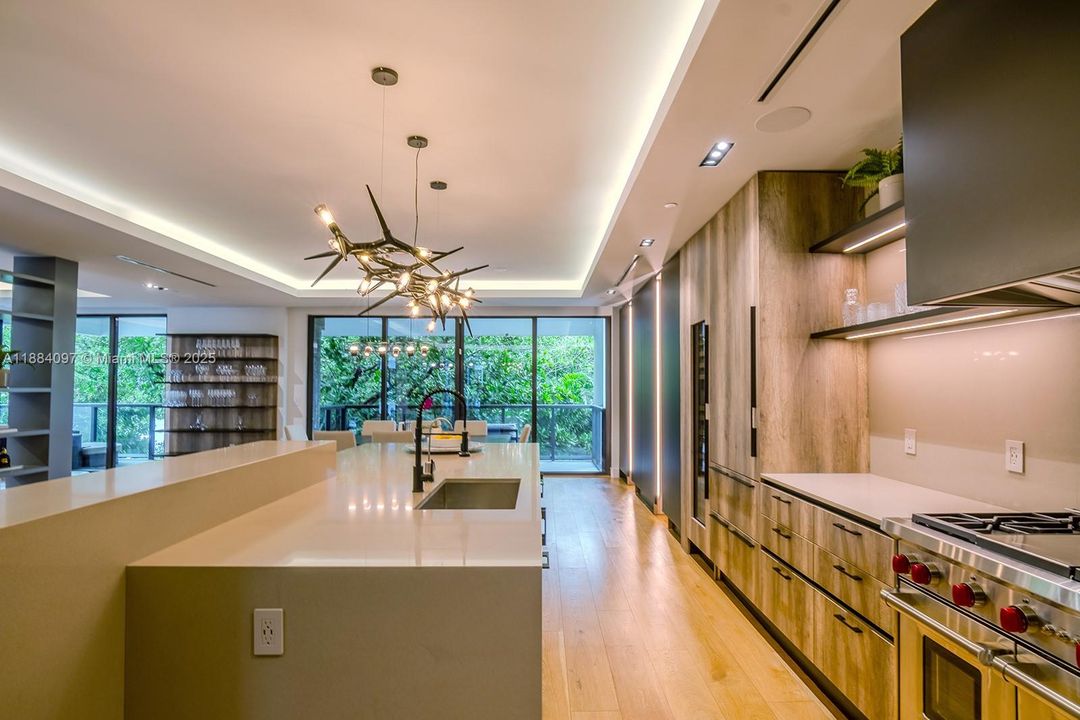 На продажу: $6,490,000 (3 спален, 3 ванн, 2782 Квадратных фут)