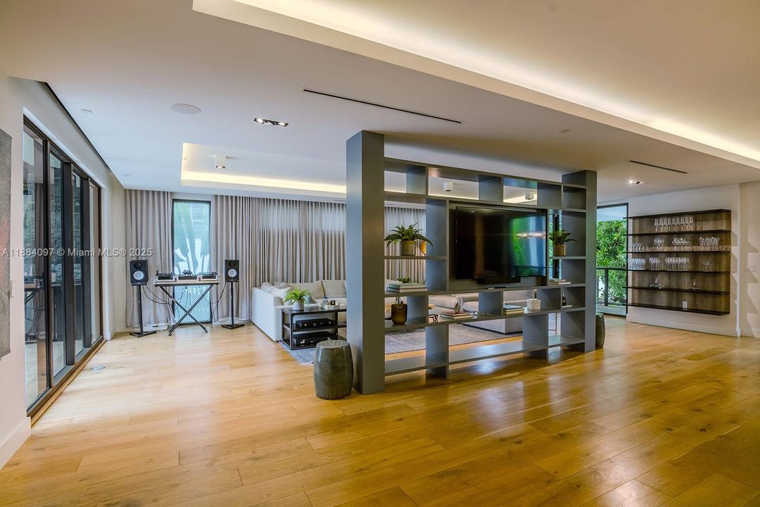 На продажу: $6,490,000 (3 спален, 3 ванн, 2782 Квадратных фут)