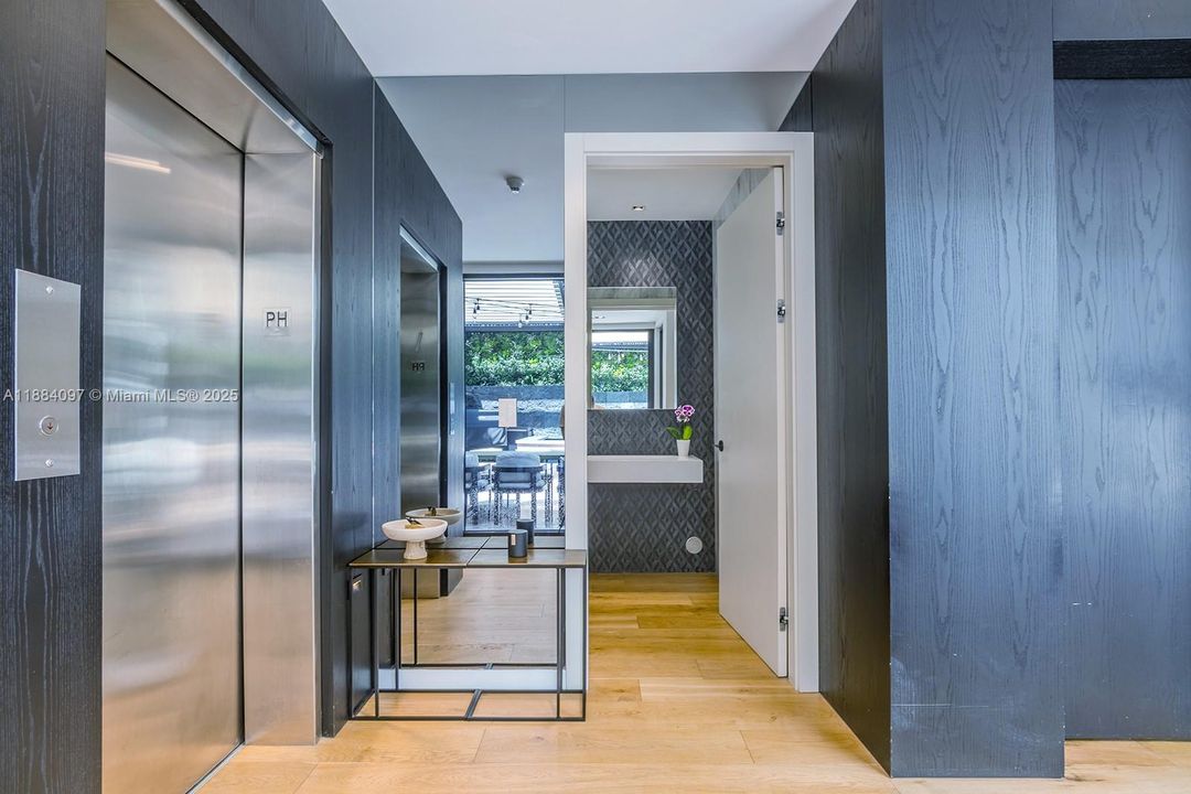 На продажу: $6,490,000 (3 спален, 3 ванн, 2782 Квадратных фут)