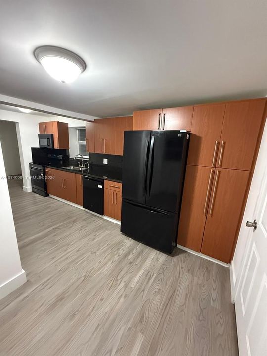 For Sale: $245,000 (3 beds, 2 baths, 1211 Square Feet)